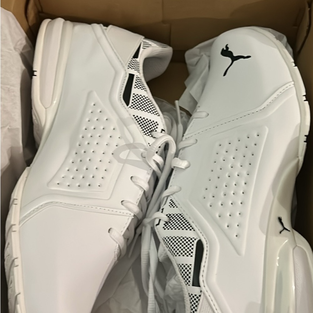 Puma Men's White and Black Athletic Shoes